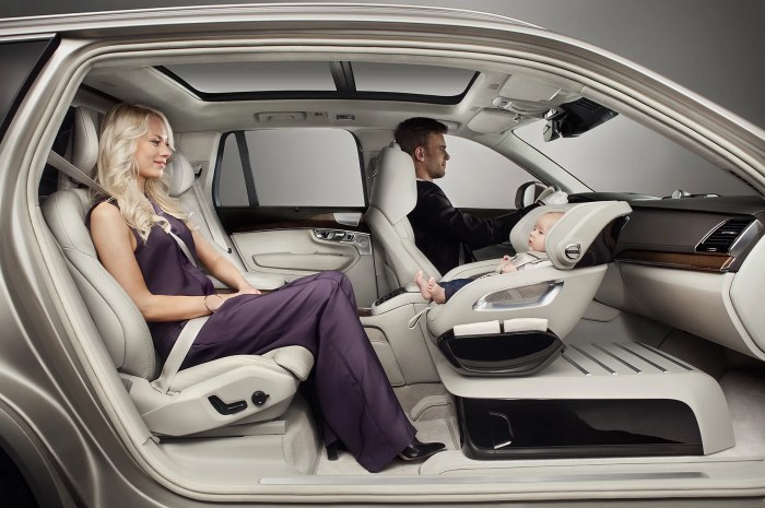 Volvos xc90 does away with front passenger seat in favor of legroom