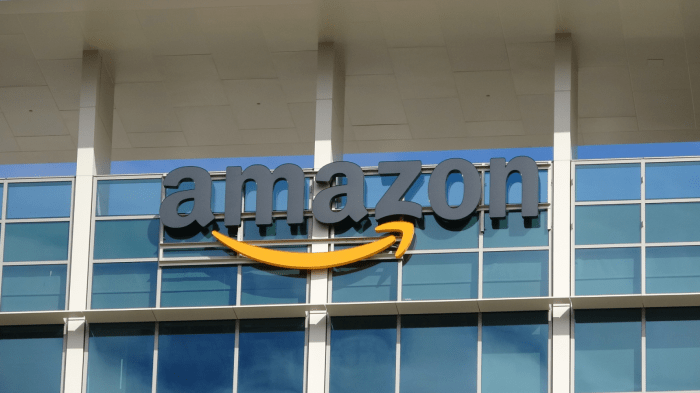 Amazon mandates full five day return to office