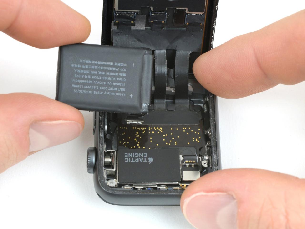 The apple watchs battery will be replaceable