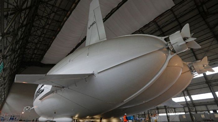 Hav 304 airlander is worlds largest aircraft