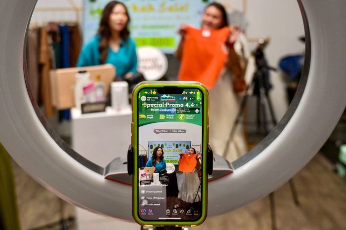 Tiktok to invest 1 5b in gotos indonesia e commerce business