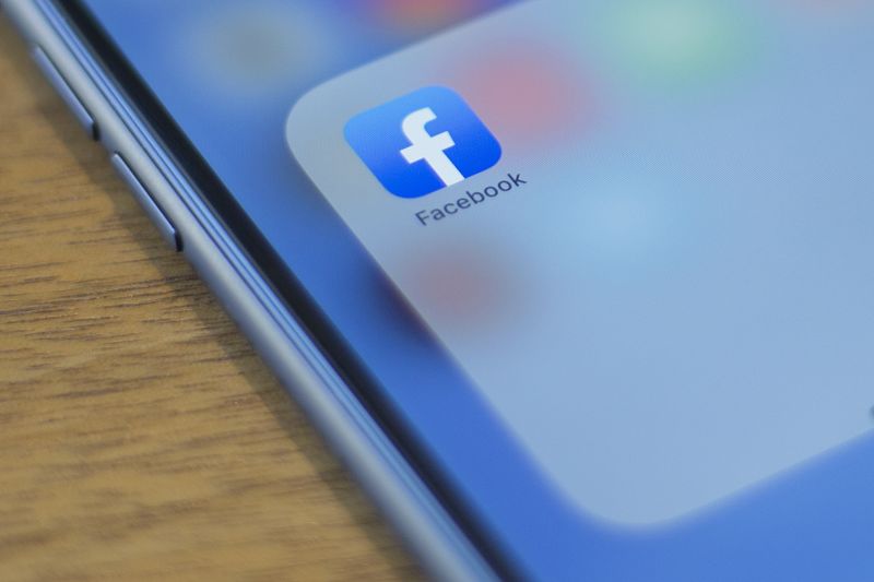 Facebook notify fake russian account