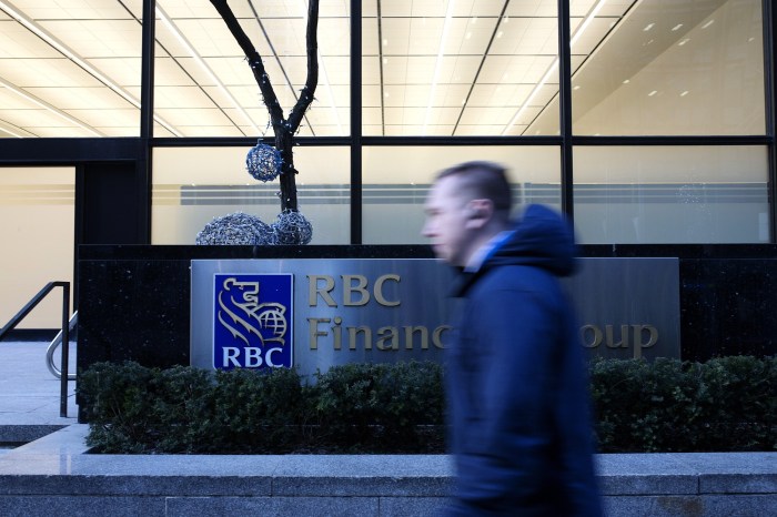 Rbc capital markets 700k blackberrys sold in previous quarter