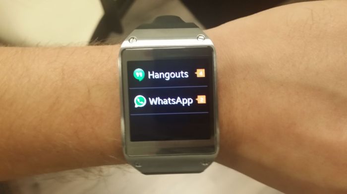 Galaxy gear update brings ability to view gmail facebook and twitter messages