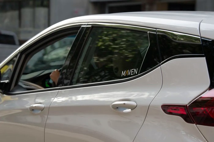 Gm expands maven car sharing service