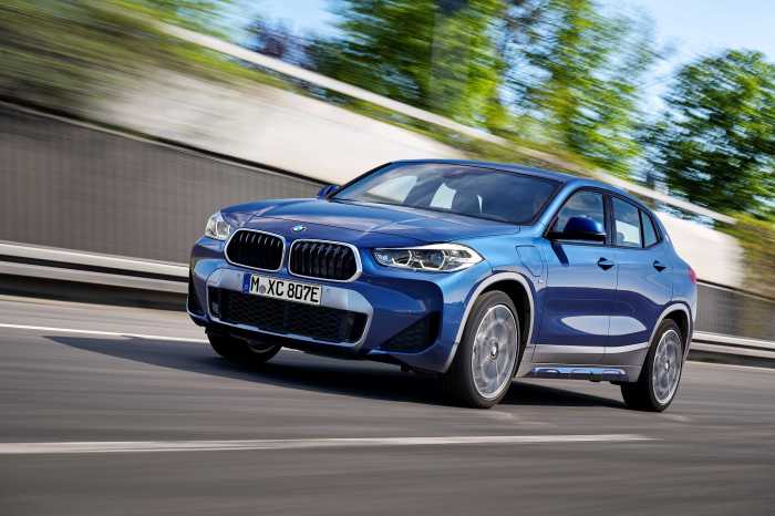 Bmw to make plug in hybrids of all its models