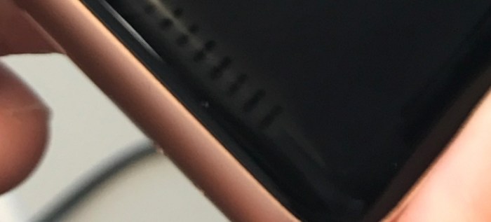 Apple watch series 3 stripes on display