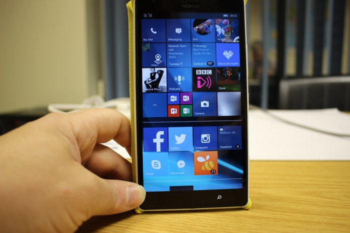 Windows 10 for phones build 12534 demonstrated on video