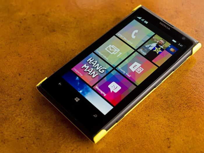 Microsoft sold 8 6 million lumia handsets its most recent quarter