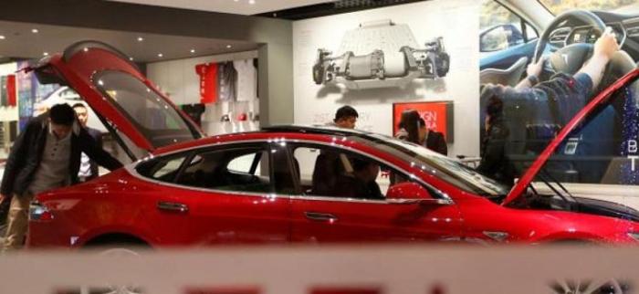 Tesla autopilot removed in china