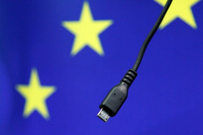 Eu to vote on smartphone charger standards