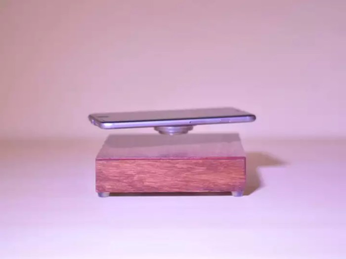 Wireless charger levitates your phone