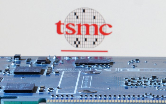 Us to award tsmc 6 6b in grants 5b in loans to step up chip manufacturing in arizona