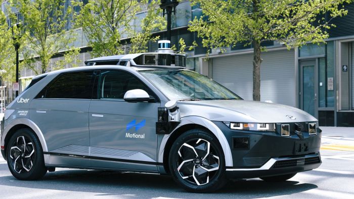 Motional and hyundai to jointly build ioniq 5 robotaxi in singapore