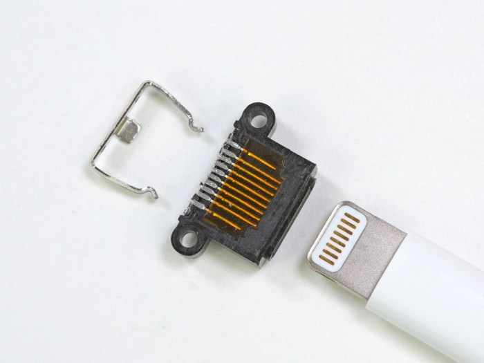 Apple looking to remove lightning port