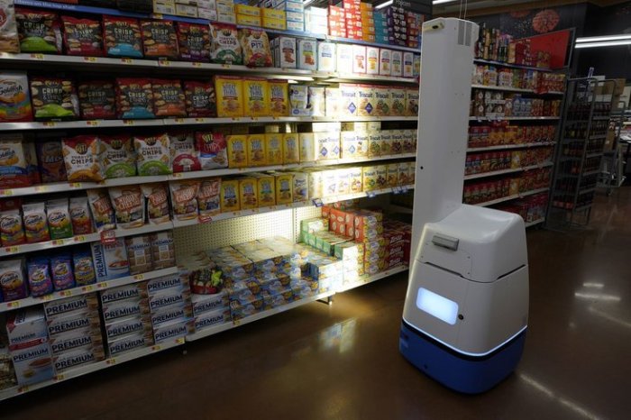 Walmart testing shelf scanning robots