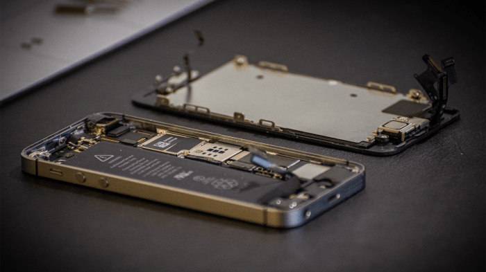 Apple opens access to used iphone components for repair