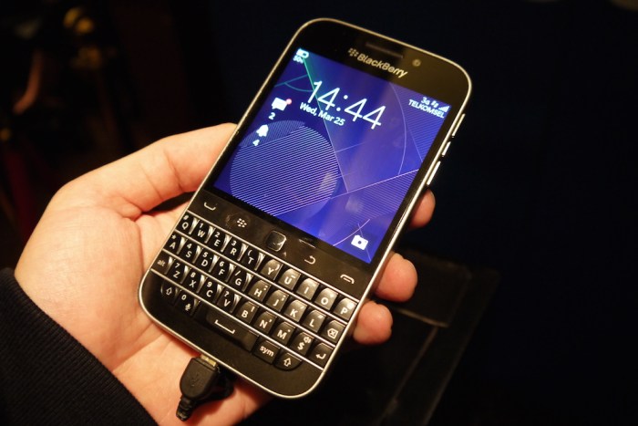 Blackberry os 10 3 1 pulled for older handsets over complaints