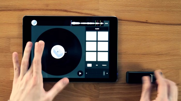 Bluetooth crossfader lets users live our their dj ambitions