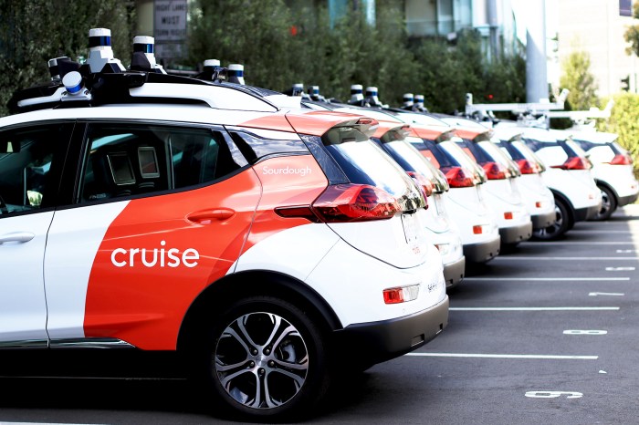 Cruise begins layoffs starting with workers who supported driverless operations