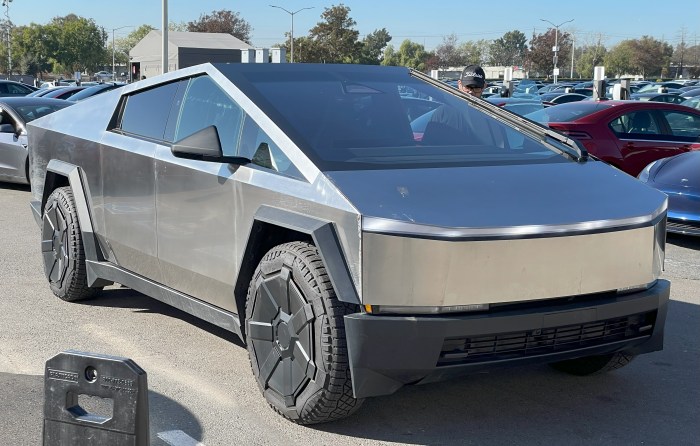 Tesla electric pickup truck confirmed