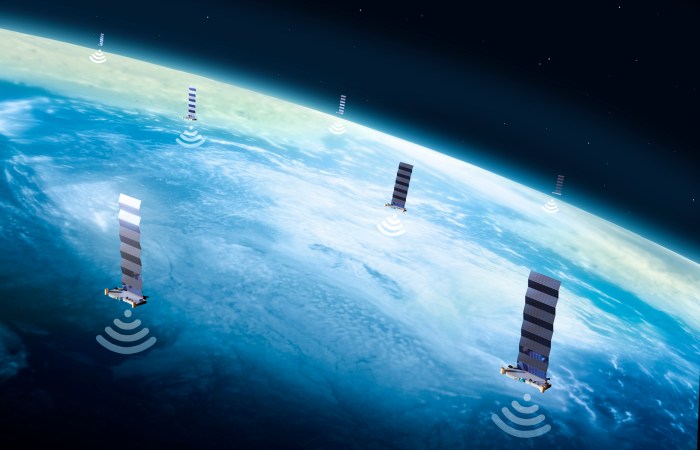 Spacexs defense focused starshield satellite internet business lands first contract