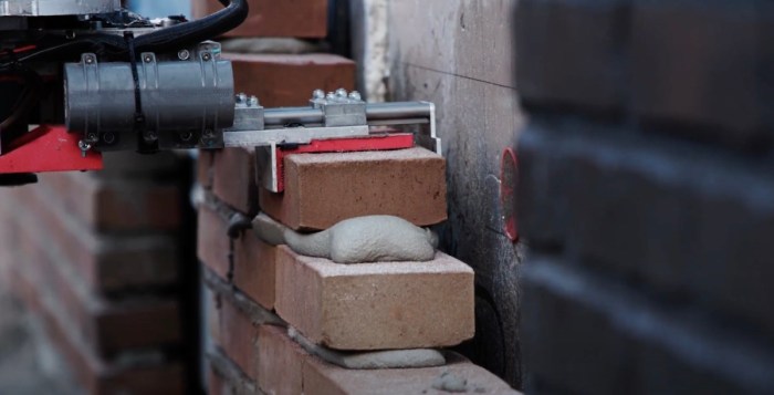 Dutch startup monumental is using robots to lay bricks