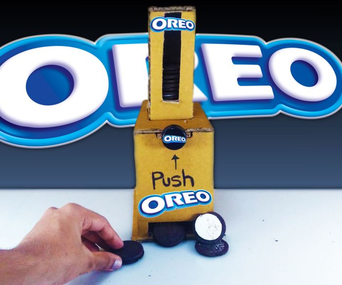 Oreo trending vending machine prints custom colored cookies