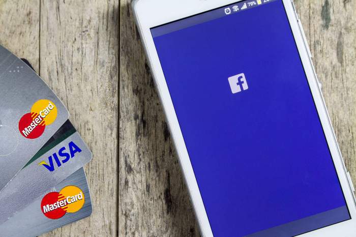 Facebook messenger bots can now accept payments