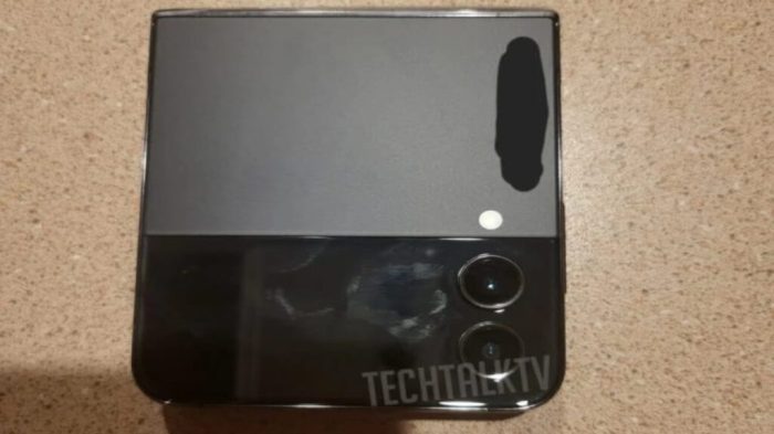 Samsungs high end flip phone seen in leaked images