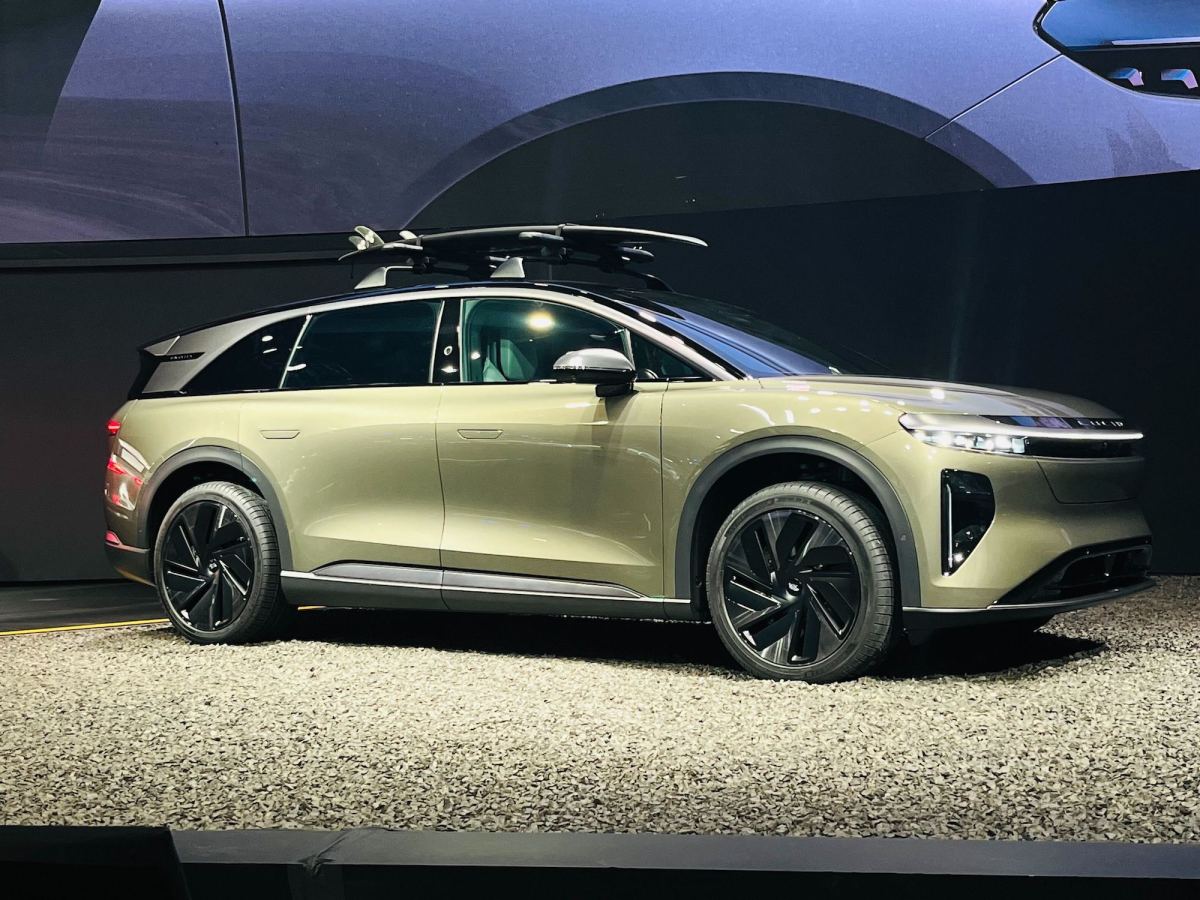 Lucid cfo bounces after gravity suv debut