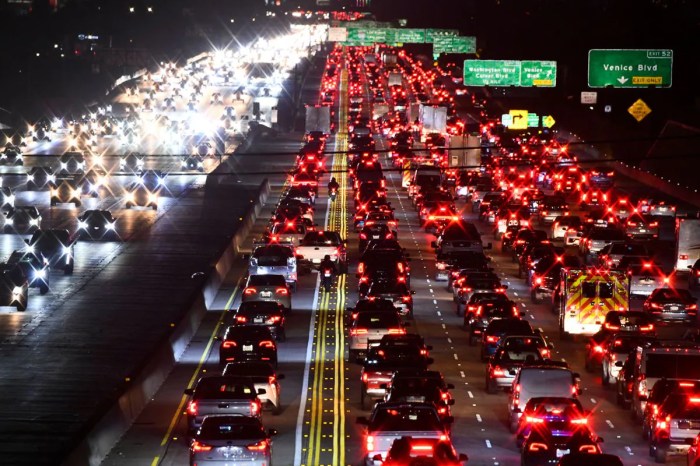 Los angeles partners up with waze hope to cut down traffic jams