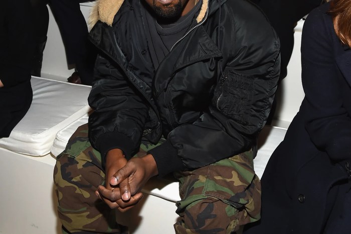 Kanye west calls on apple to buy tidal