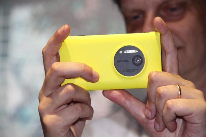 Nokia lumia 1020 used to shoot fashion magazines entire issue