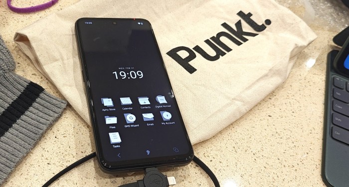 Punkt rocks its minimalist roots with the mc02 privacy first android based smartphone