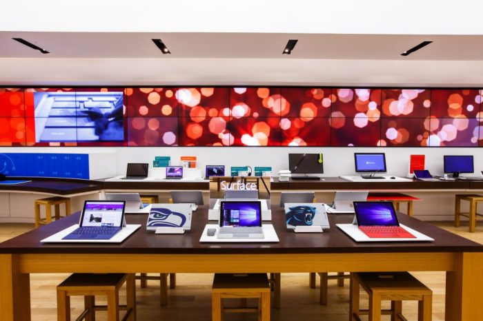 Microsoft might start selling hardware in windows 10 store