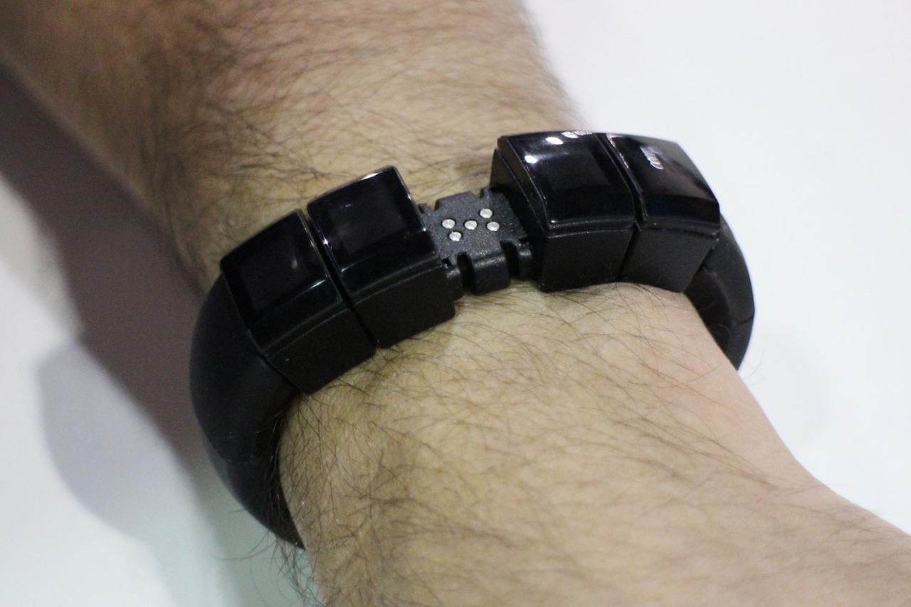 The nex band wants to take charm bracelets to the wearable tech level