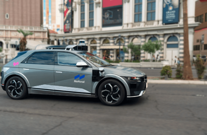 Lyft demonstrate self driving cars in las vegas