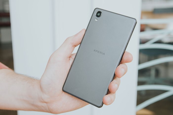 Sony xperia x compact is official