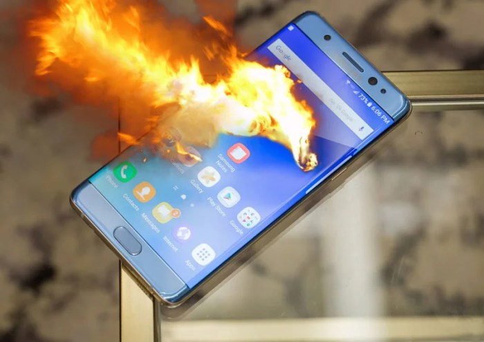 Note 7 explodes in hotel room