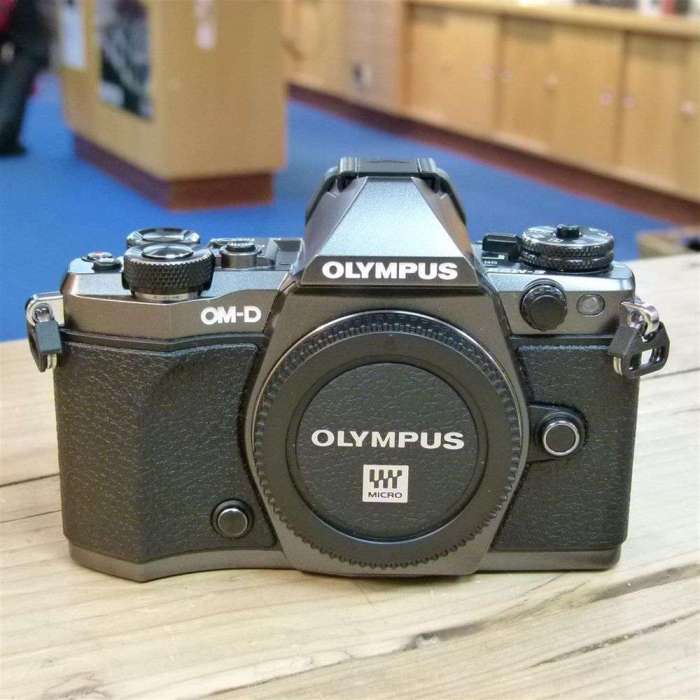 Limited edition olympus om d e m5 ii in titanium announced