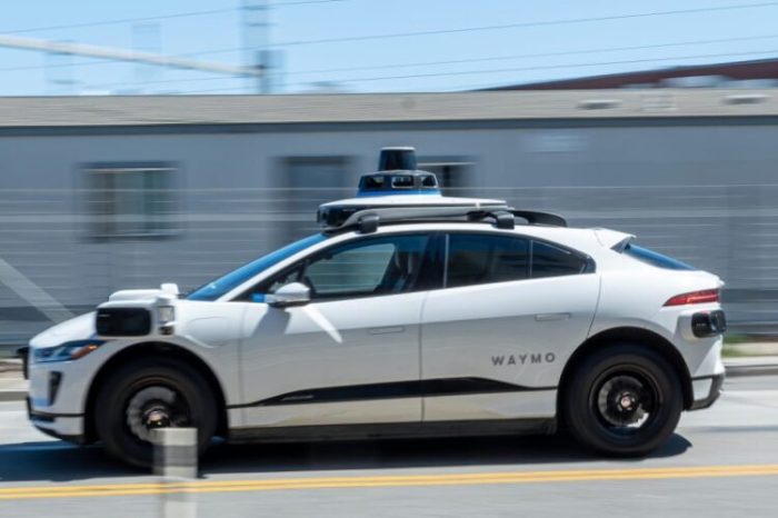 Waymos application to expand california robotaxi operations paused by regulators