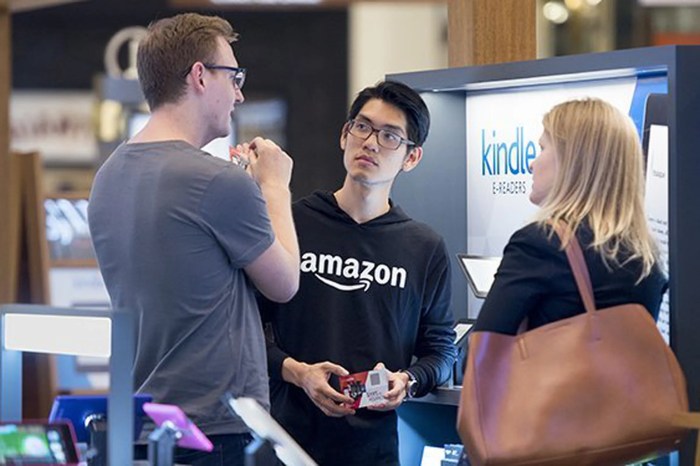 Amazon launch 100 pop up stores