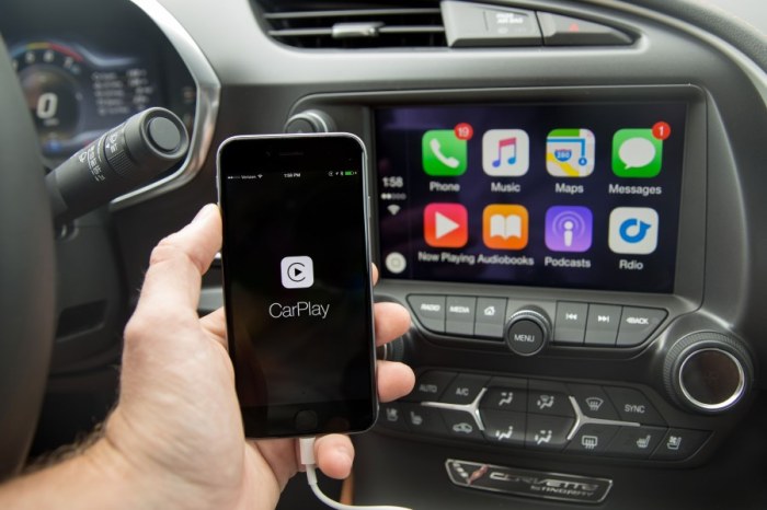 Apple announces carplay integrates ios into vehicles