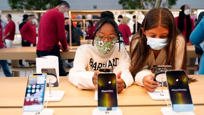 Workers at a maryland apple store authorize strike