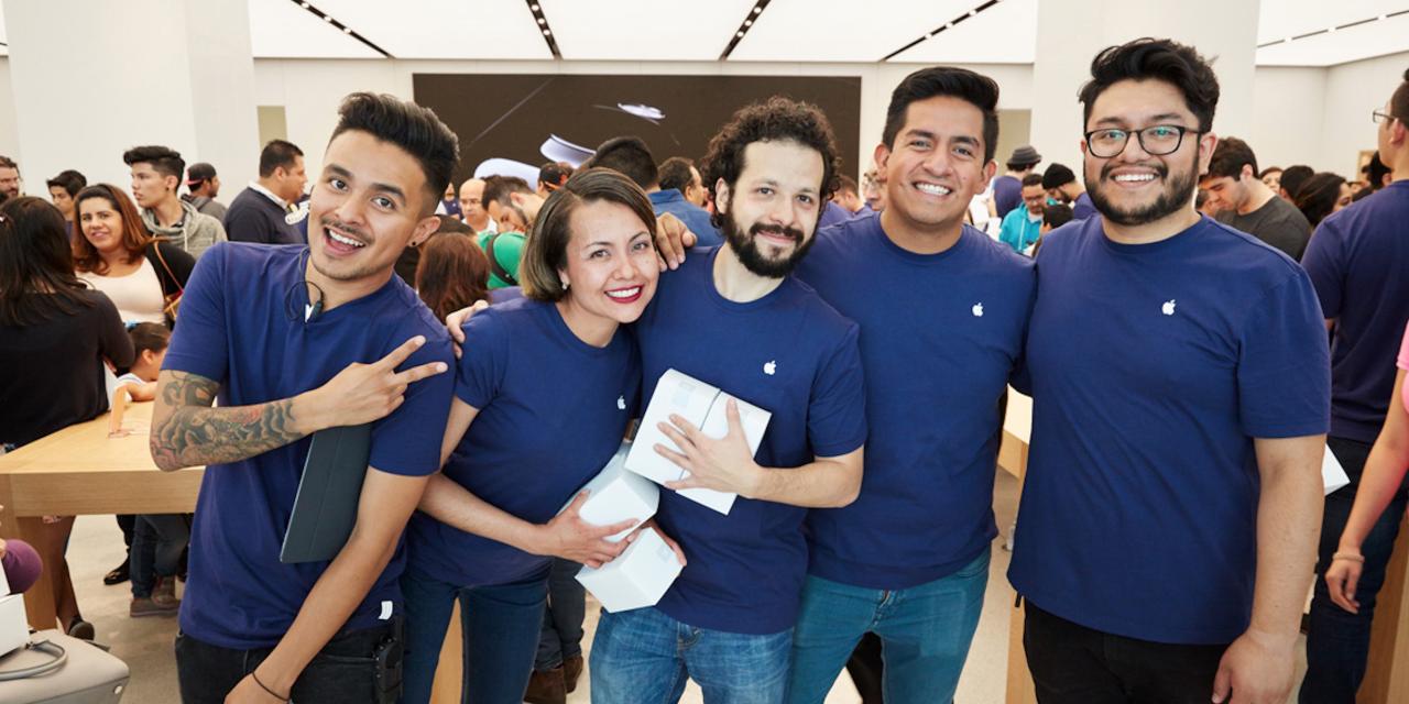 Apple eyes mexico and singapore for retail expansion