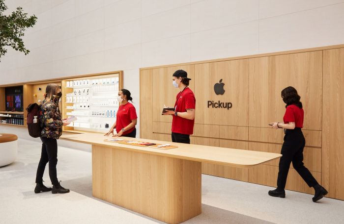 Apple store staff could soon offer customers fashion advice