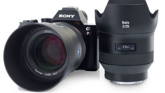 New zeiss lenses for sony cameras have built in oled screens