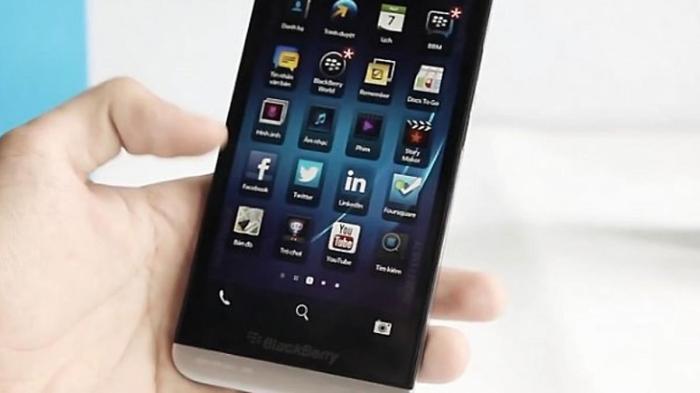 Blackberry z30 apps will automatically be available for the blackberry z3