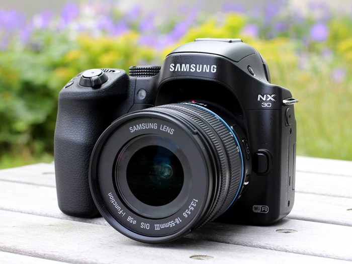 Samsung nx30 improves af ergonomics